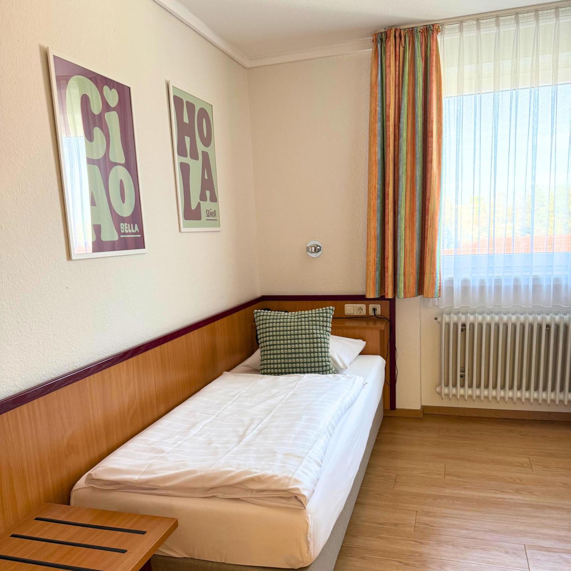 Colourful Hotel Bielefeld Buitenkant foto
