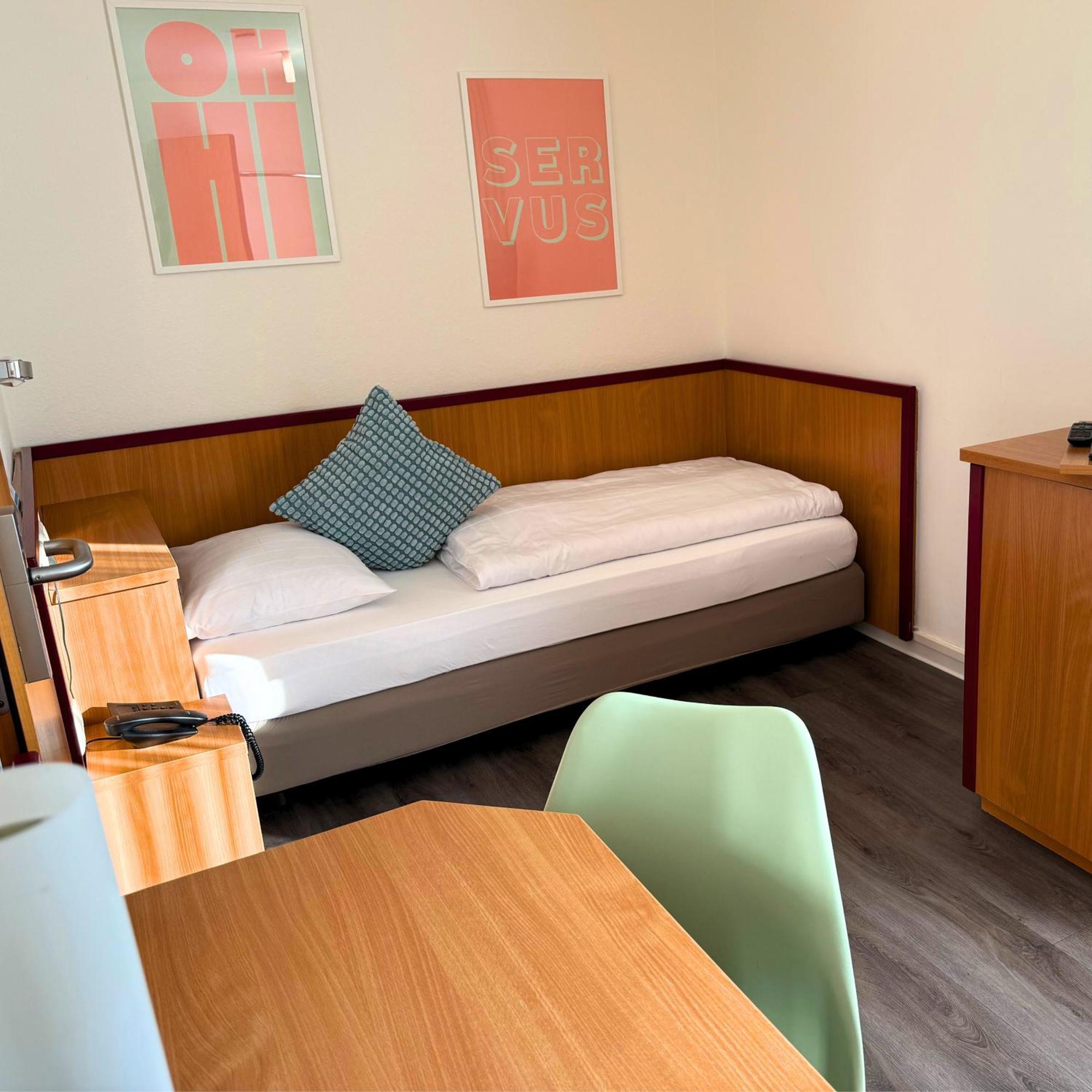 Colourful Hotel Bielefeld Buitenkant foto